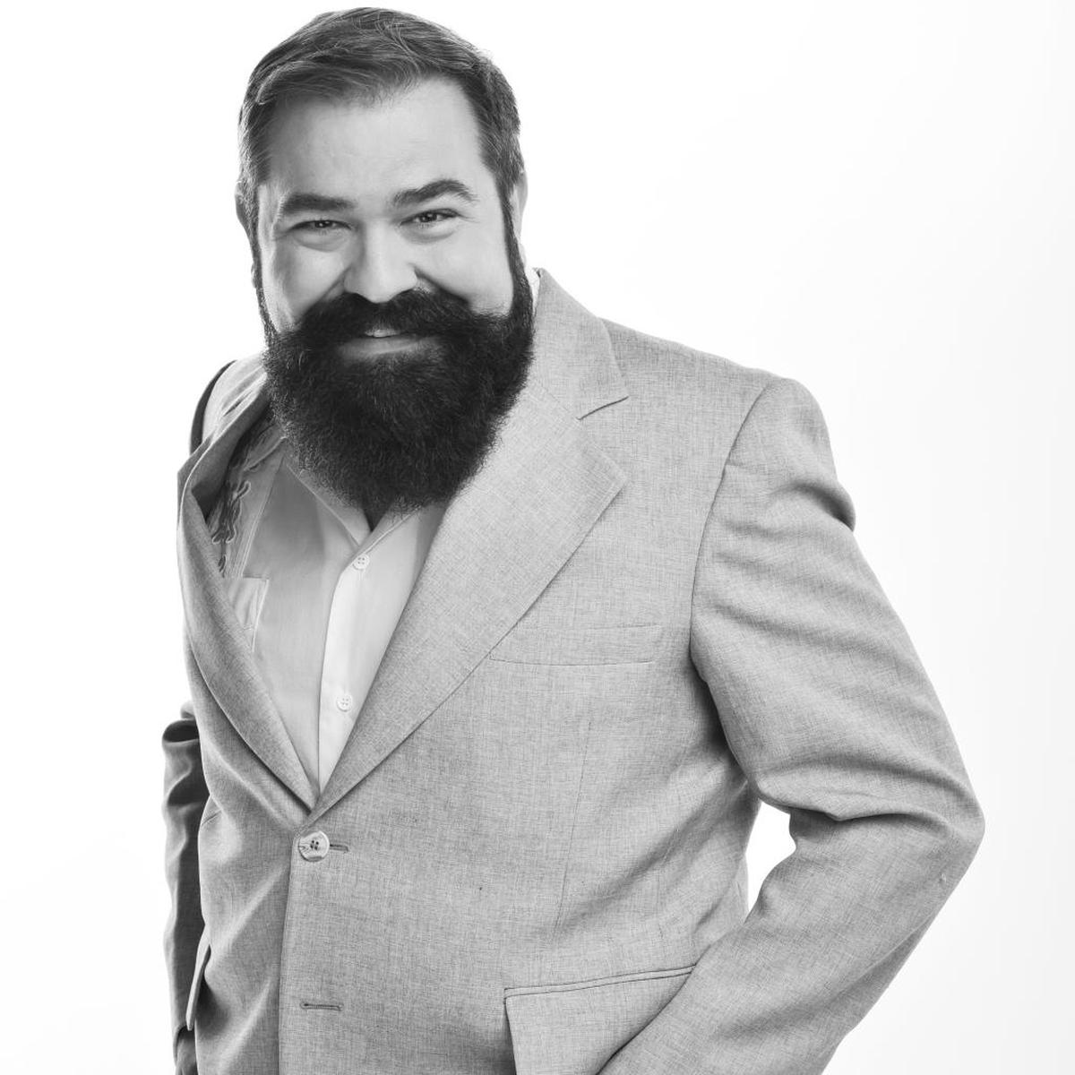 Ed Reggie, founder and artistic director of Paper Slip Theater, will direct and host “When We First Met,” at 8 p.m. Friday at Jacoby Arts Center, 627 E. Broadway, Alton.
