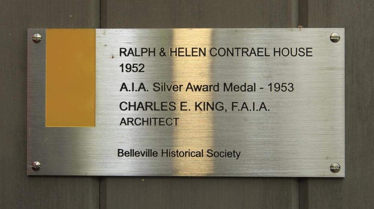 This plaque on Margaret Meyer’s Signal Hill home shows that Belleville architect Charles King won a silver medal from the American Institute of Architects in 1953 for its design.