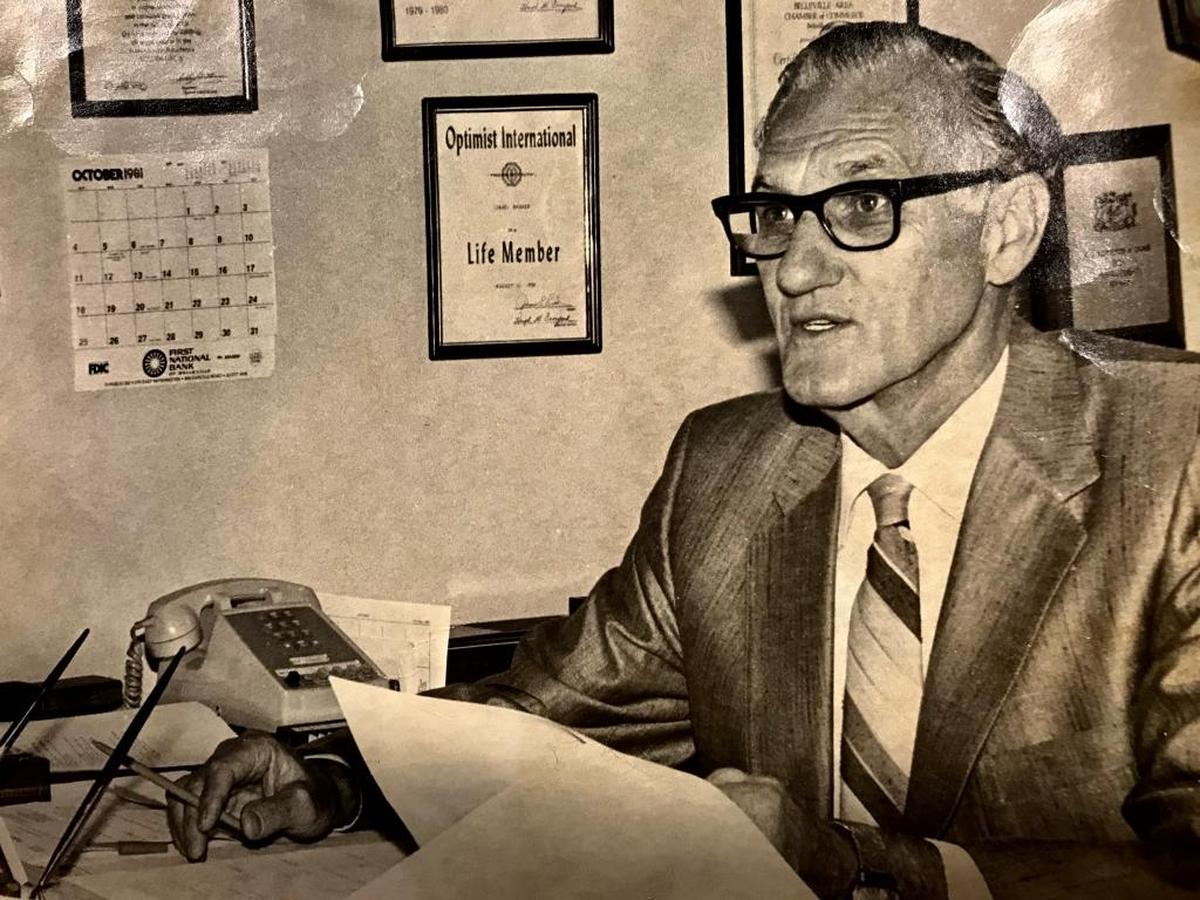 Lindel Barker served as Belleville city treasurer in 1987.