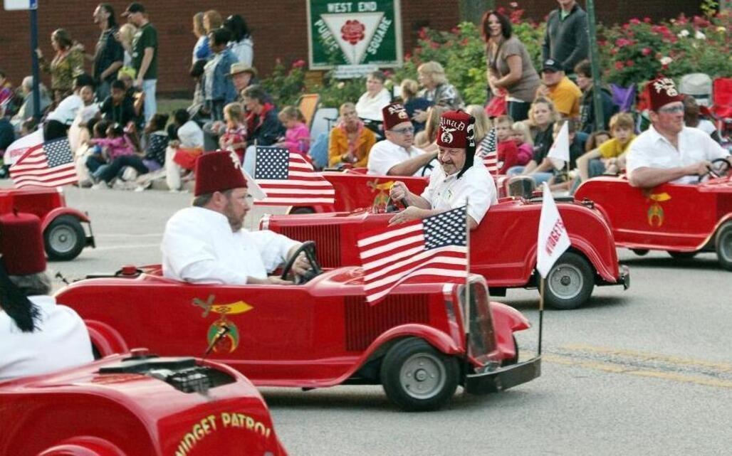 Get your lawn chairs ready. Shriners parade returns to Belleville this week