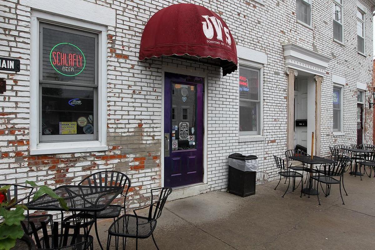 JVs Downtown Bar and Grill serves smoked meats, burgers, pizza and more. It’s one of five finalists in the Illinois’ Best Burger Contest sponsored by the Illinois Beef Association.