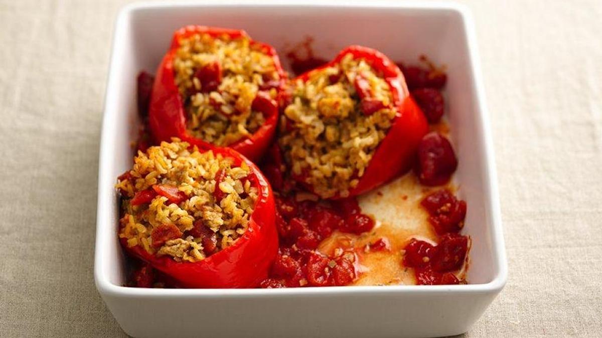 These skinny stuffed peppers go in the slow cooker.