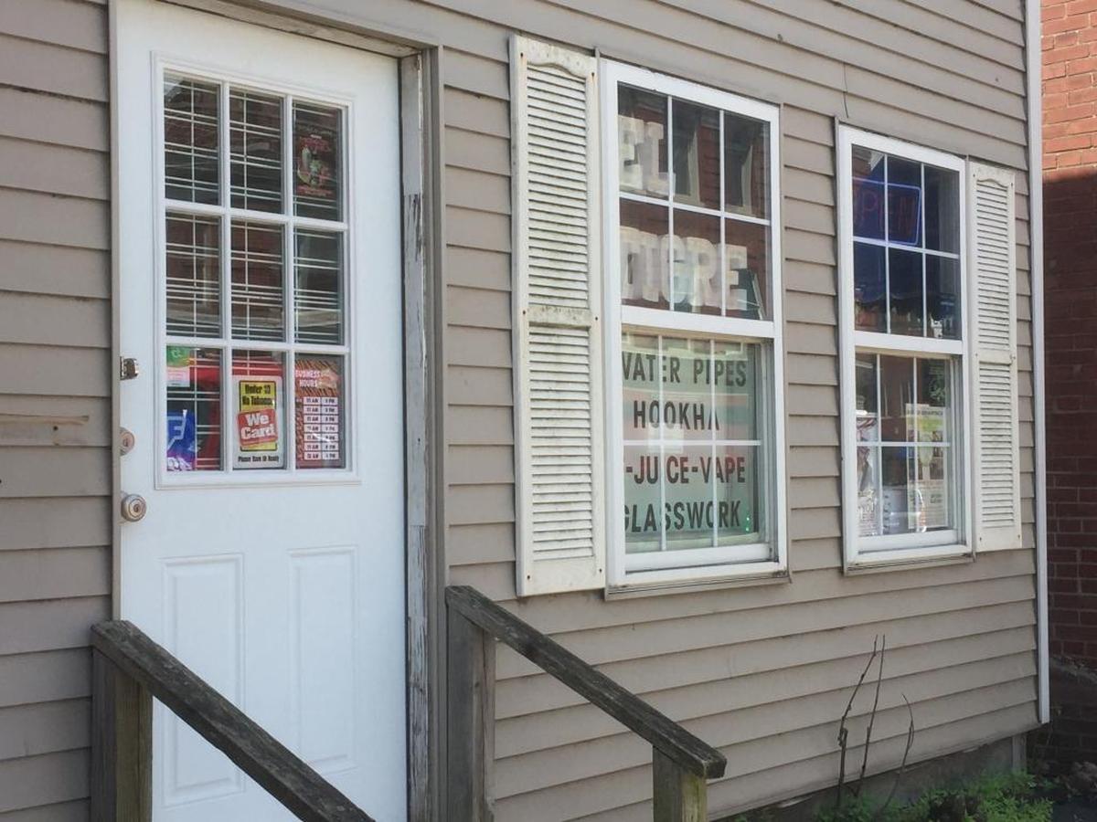 The El Tigre head shop in downtown Edwardsville is still in business, despite a 2017 raid in which the Metropolitan Enforcement Group of Southwestern Illinois confiscated CBD products.