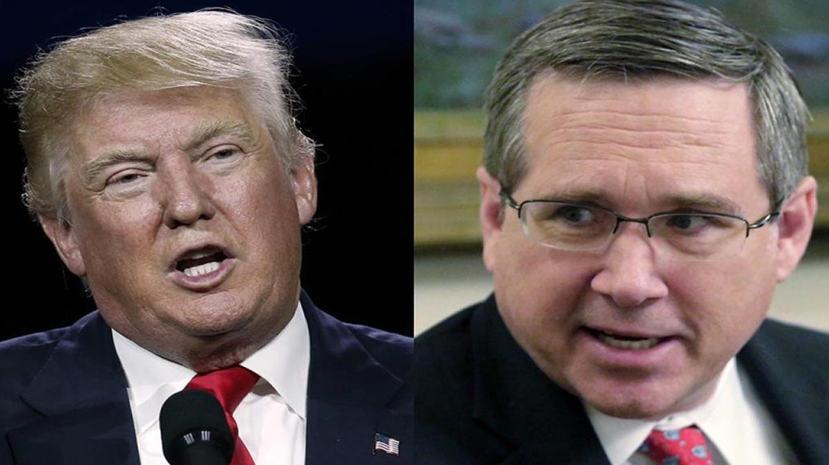 GOP presidential candidate Donald Trump, left, and U.S. Sen. Mark Kirk, a Republican from Illinois.