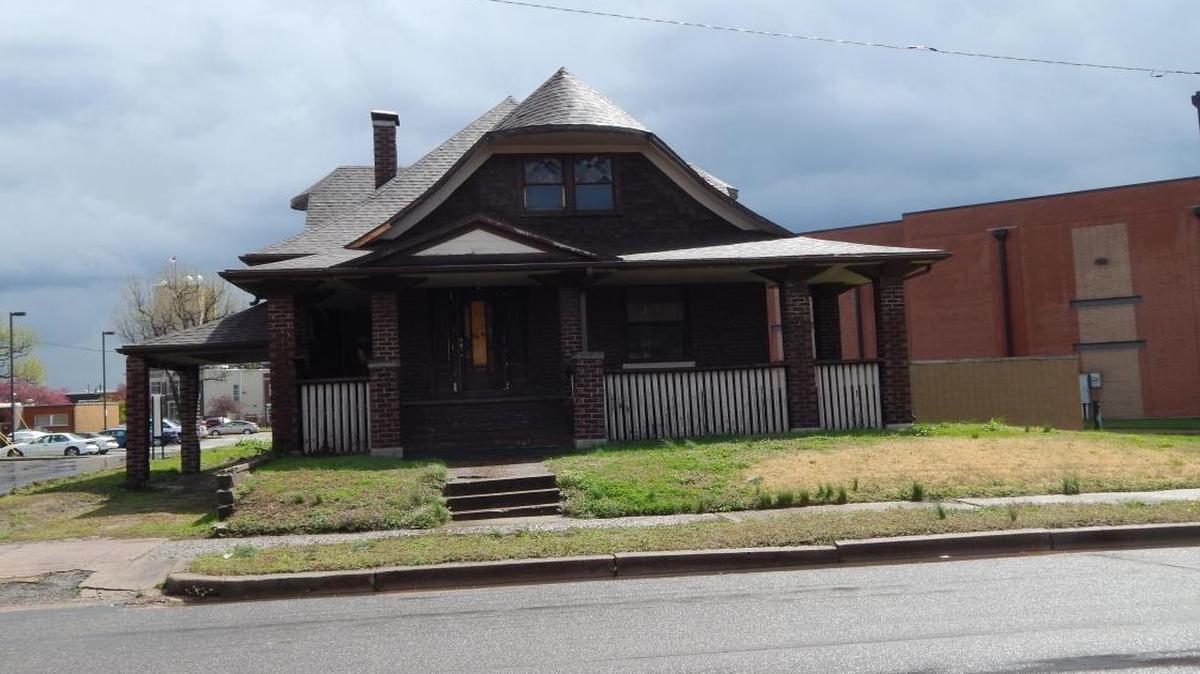Granite City sold this house for a businesswoman for $100 after spending $74,000 for the property six years ago.