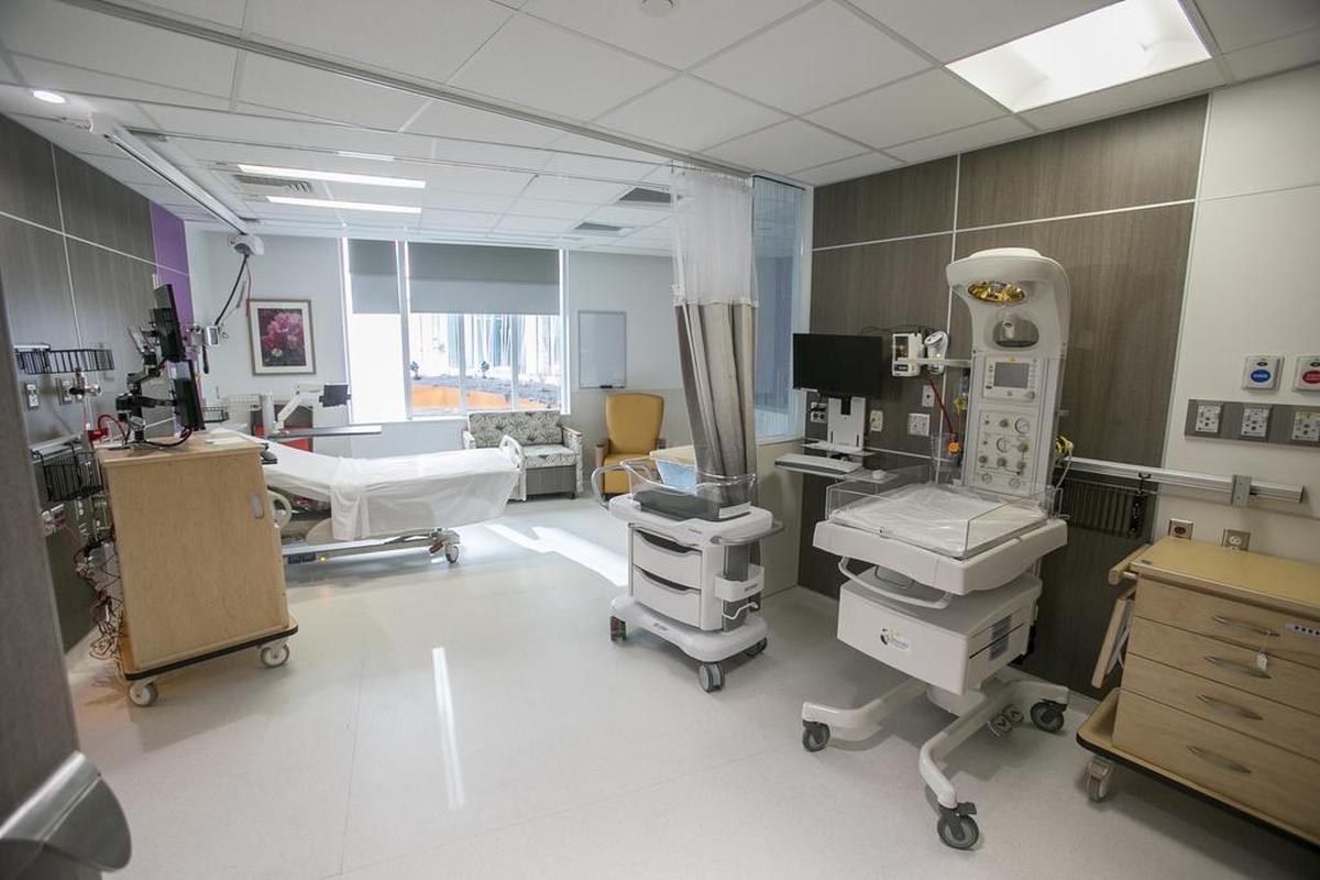 The Women and Infants Center in Barnes-Jewish Hospital’s new Parkview Tower includes 18 labor and delivery rooms, which are only a skywalk away from the St. Louis Children’s Hospital neonatal intensive-care unit in case of emergency.