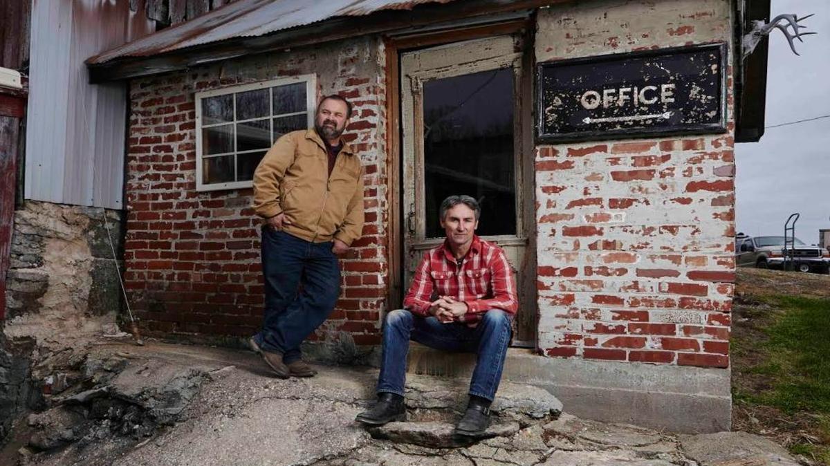 Mike Wolfe and Frank Fritz star in American Pickers on the History Channel. In June, the show will film several episodes in Illinois.