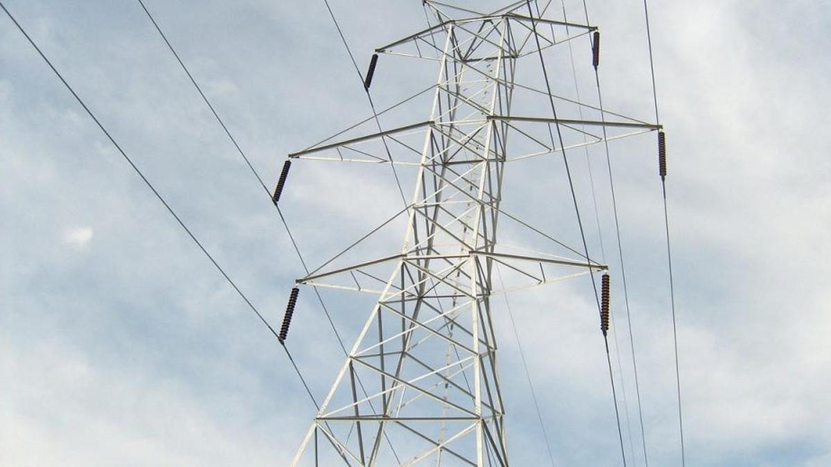 The same Ameren that serves the metro-east could soon be serving customers in Kansas if it wins the bid for Westar.