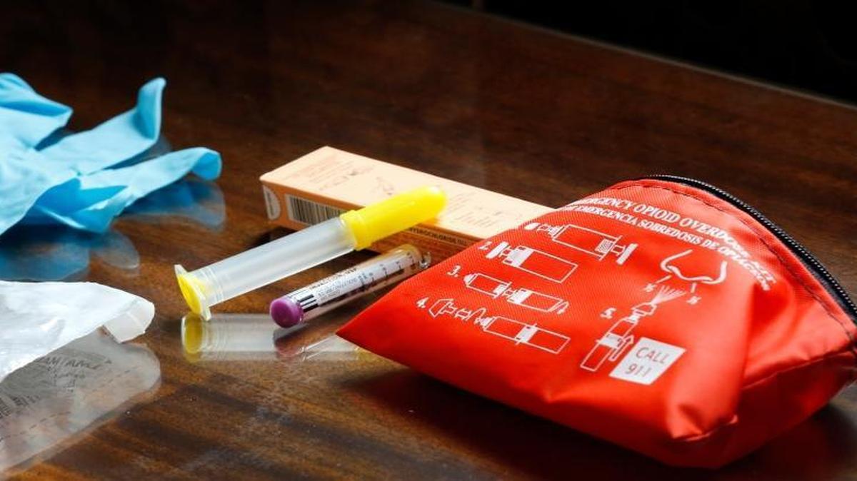 The contents of an emergency opioid overdose kit.