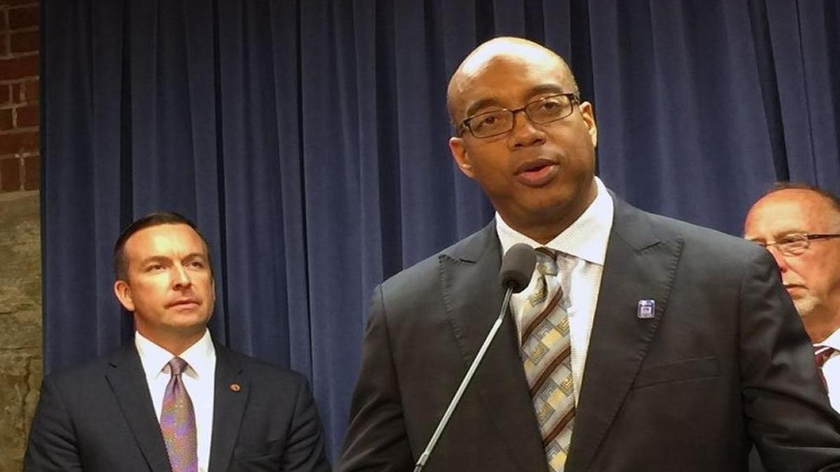 Sen. Andy Manar, left, and Sen. James Clayborne at a new conference Tuesday in Springfield supporting Manar’s plan to change the state’s school-funding formula.