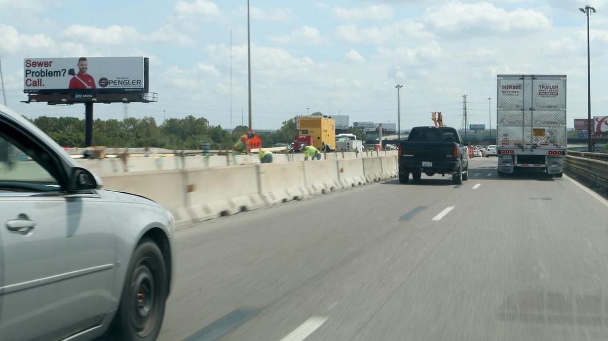 The eastbound lanes of the Poplar Street Bridge and Interstate 64 leading into downtown St. Louis are scheduled to be closed this weekend.