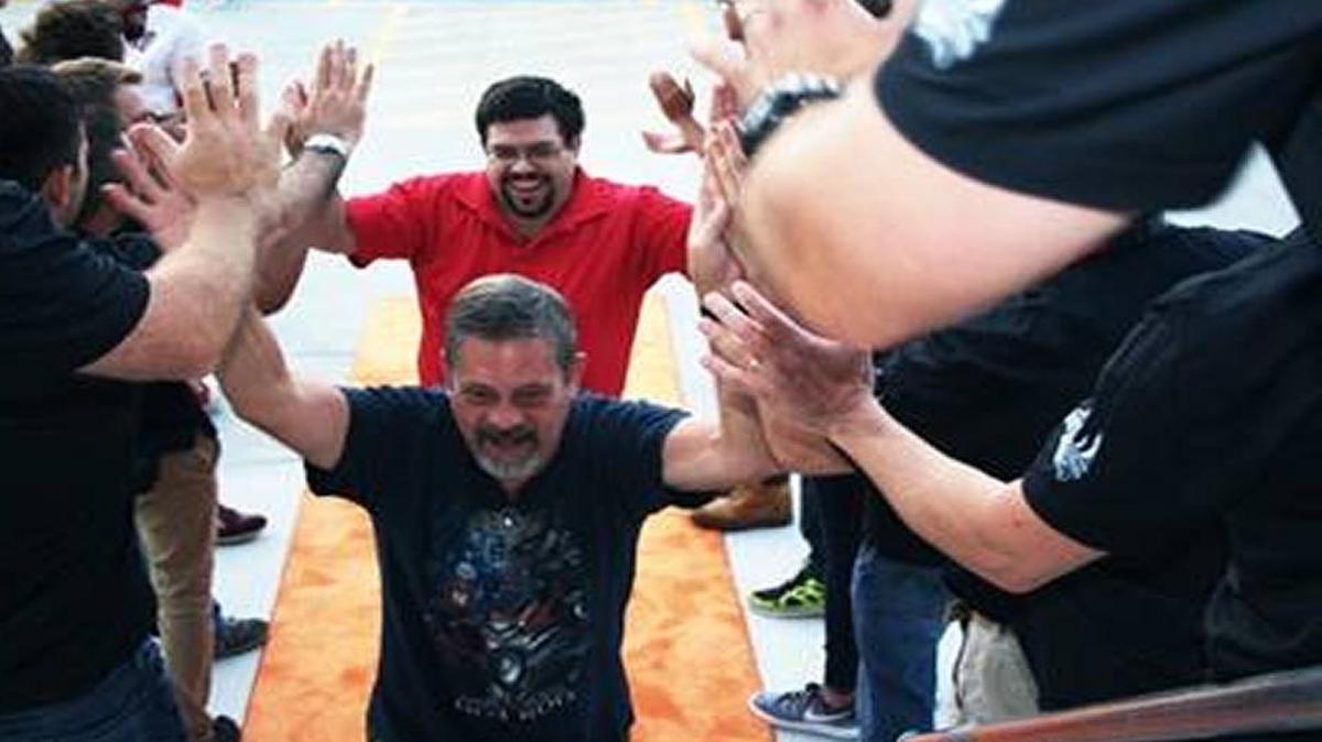 New employees at one of Amazon’s fulfillment centers are welcomed to their first day of work Aug. 24 by members of the online retailer’s local leadership team.