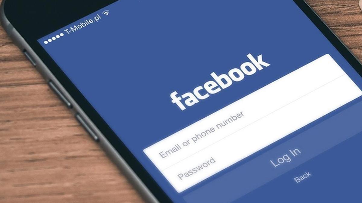 Facebook app login screen