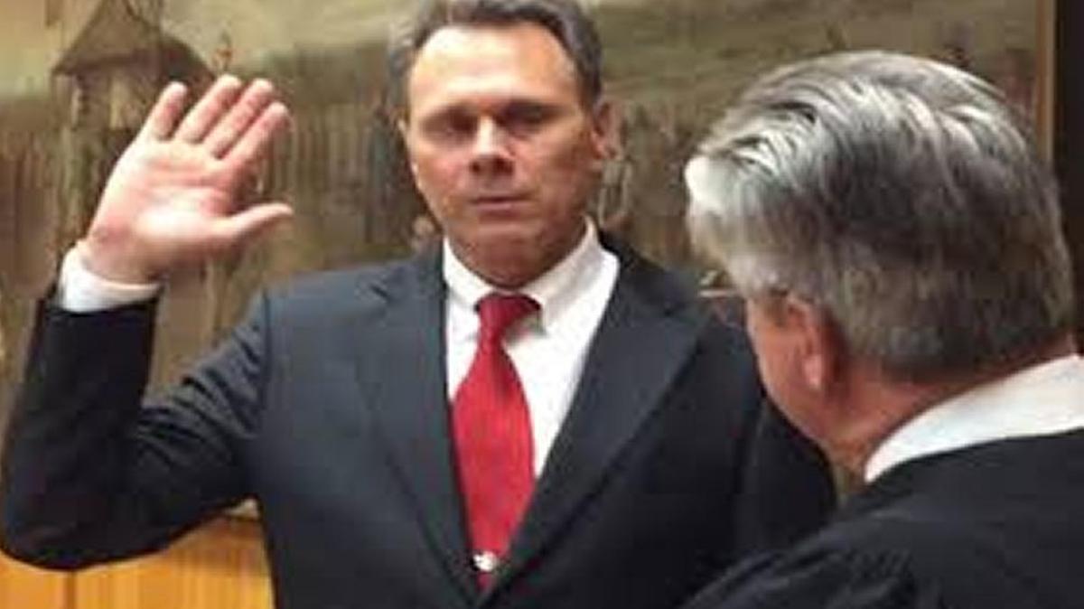 Circuit Judge Ronald Duebbert is sworn in.