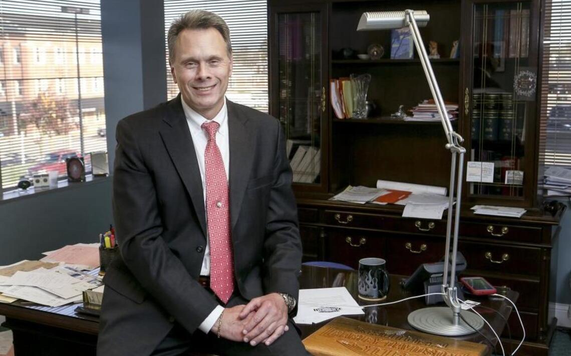 New judge lived with violent felon, is taken off criminal cases ...