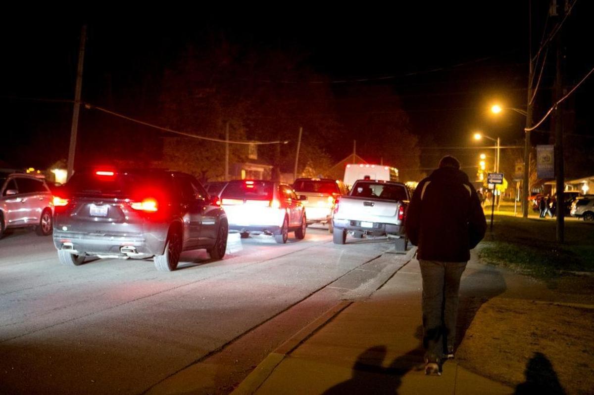 Traffic congests the small town of Aviston after the Queen of Hearts drawing at the Aviston American Legion. The drawing is getting a lot of interest as the prize approaches $1 million.