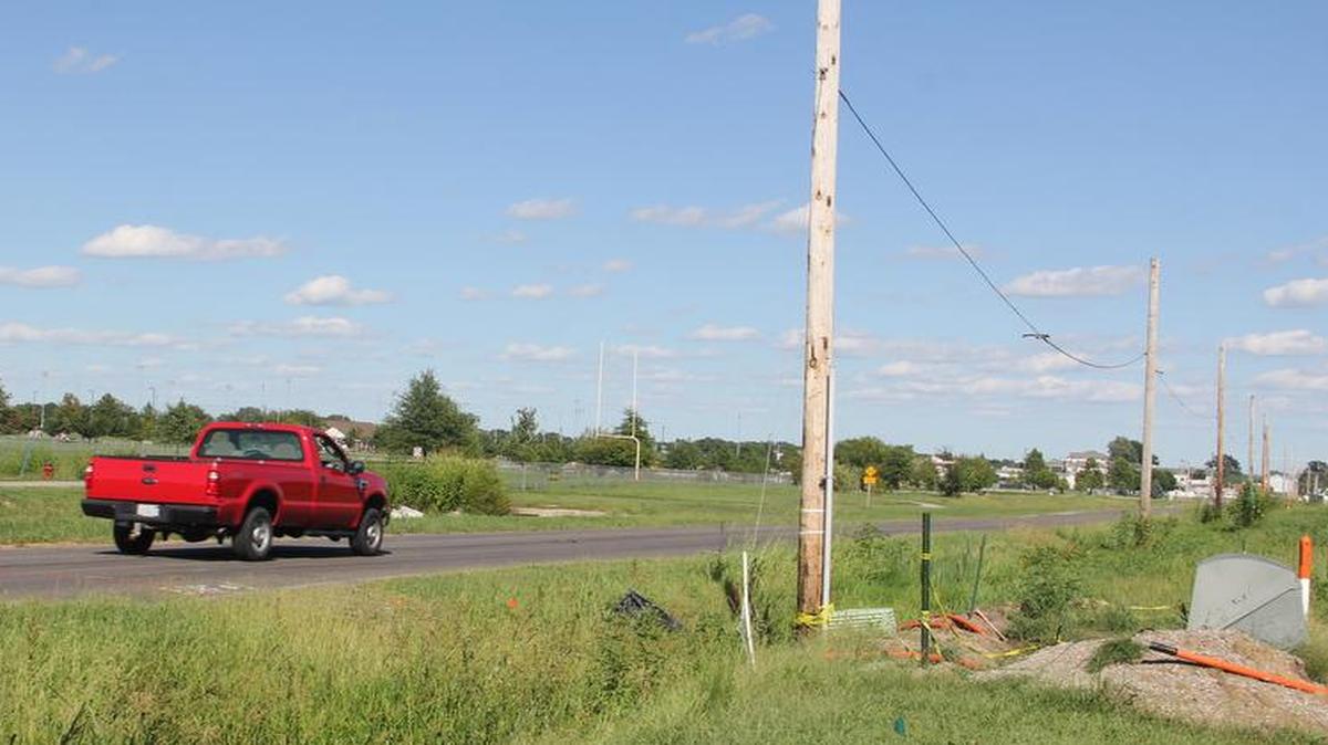 
Construction on Sportsman Road has been delayed indefinetly as the city wait for Charter to take down their cable lines.
