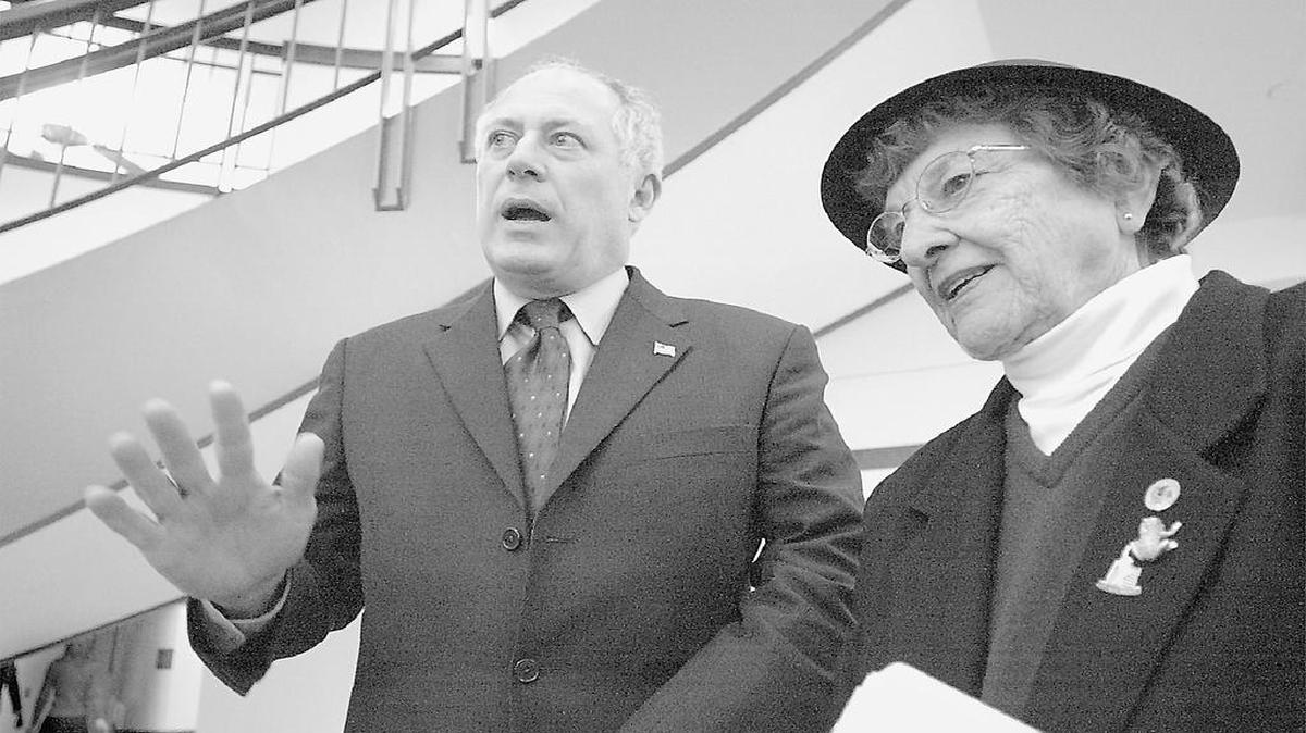 Former Gov. Pat Quinn and state Sen. Evelyn Bowles.