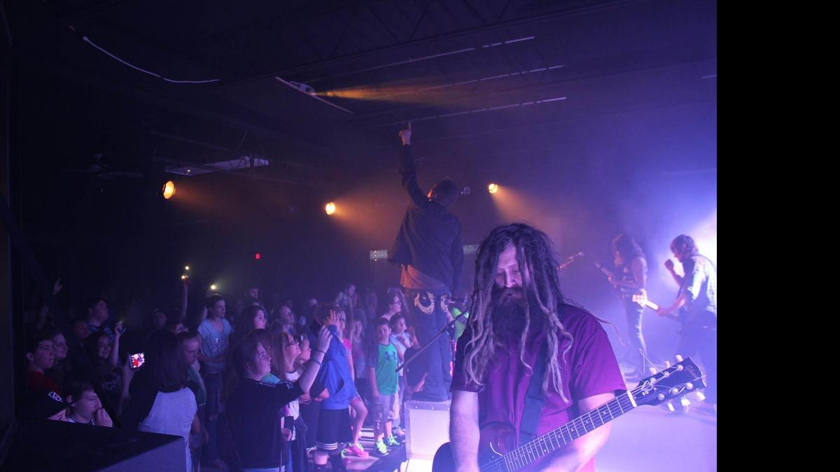 
Mosaic Church, located at 1317 Pestalozzi St. in Highland, brought the bands “Ashes Remain” and “About a Mile” to play a concert on Friday, May 15.
