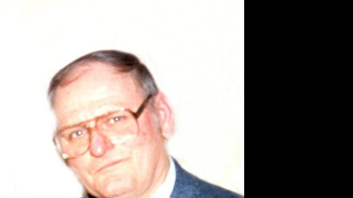 
Paul D. “Don” Hooks, 84, of Hamel died on Wednesday, June 10, 2015 at Anderson Hospital in Maryville.

