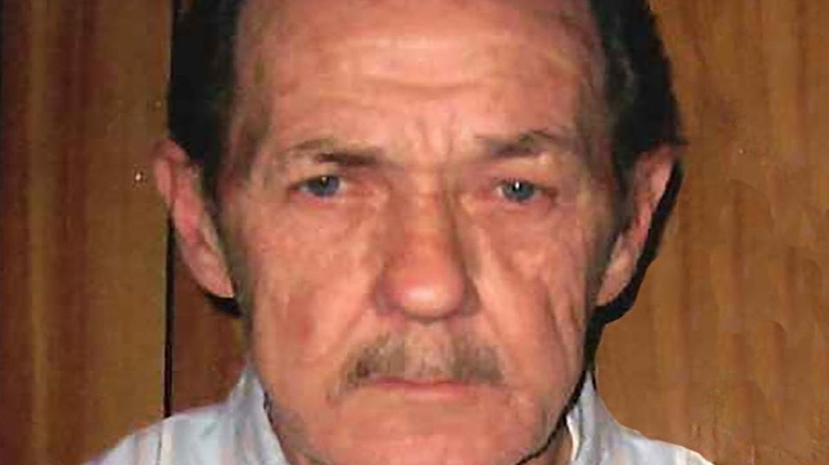 
Gary L. File, 70, of Pocahontas died Sunday, Aug. 23, 2015 at his home.


