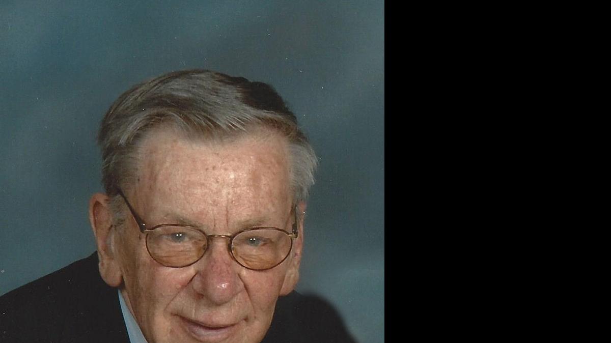 
Jerome J. “Jerry” Reinhold, 85, of Glen Carbon died at on Friday, May 15, 2015 at Eden Village Care Center. 

