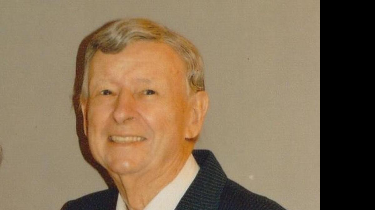 
Freeman “Bud” Rommerskirchen, 86, of Highland died on Monday, May 25, 2015 at Breese Nursing Home.
