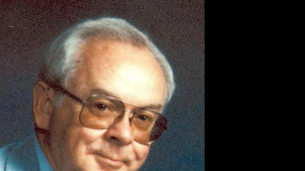
Dr. Ronald Edward Yarbrough, Ph.D., 78, of Collinsville died on April 29, 2015 at Eunice Smith Nursing Home in Alton. Visitation will be from from 10 a.m. to noon on Wednesday, May 6 2015 at at Lakeview Memorial Gardens in Fairview Heights. A memorial service will follow the visitation.

