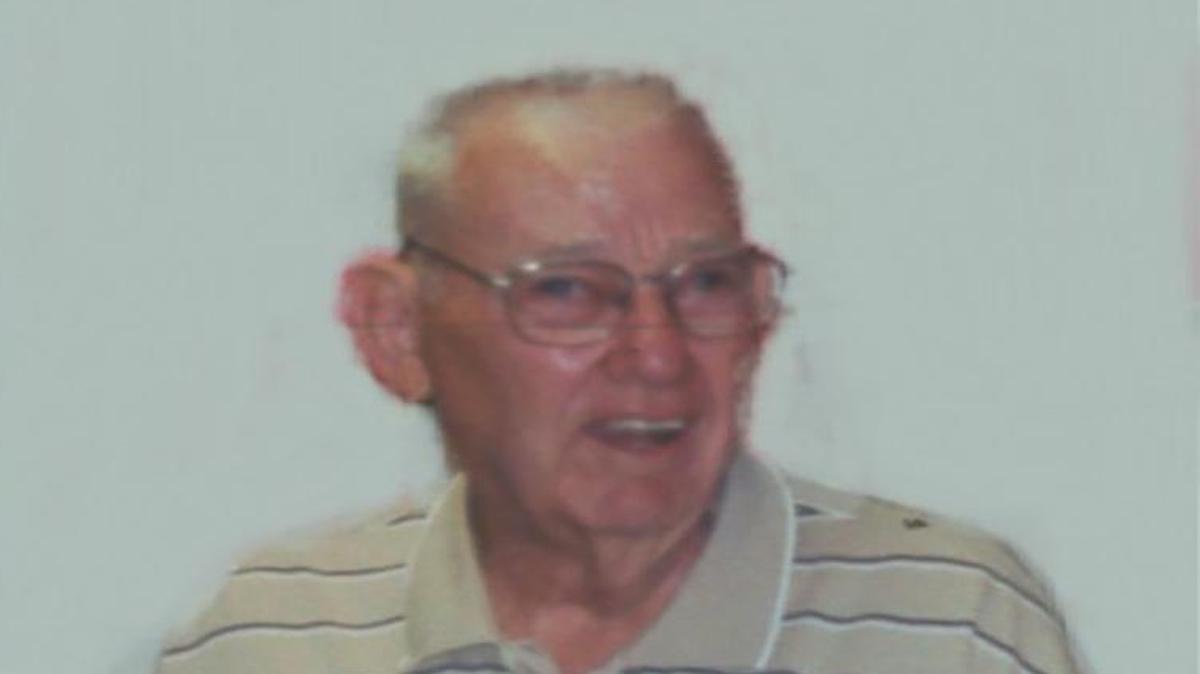 
Leroy M. Walker, 83, of Highland passed away Wednesday, Sept. 9, 2015 at the Eden Village Care Center in Glen Carbon.

