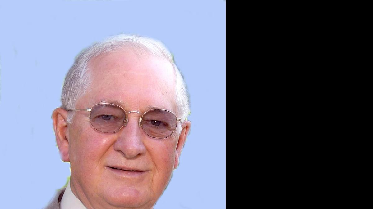 
Gary L. Mangum, 79, of Hamel died on Tuesday, May 19, 2015 at St. Louis University Hospital in St. Louis, Mo., with his family by his side.

