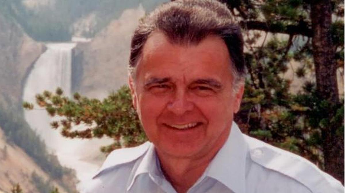 Robert Heinritz Jr.,
