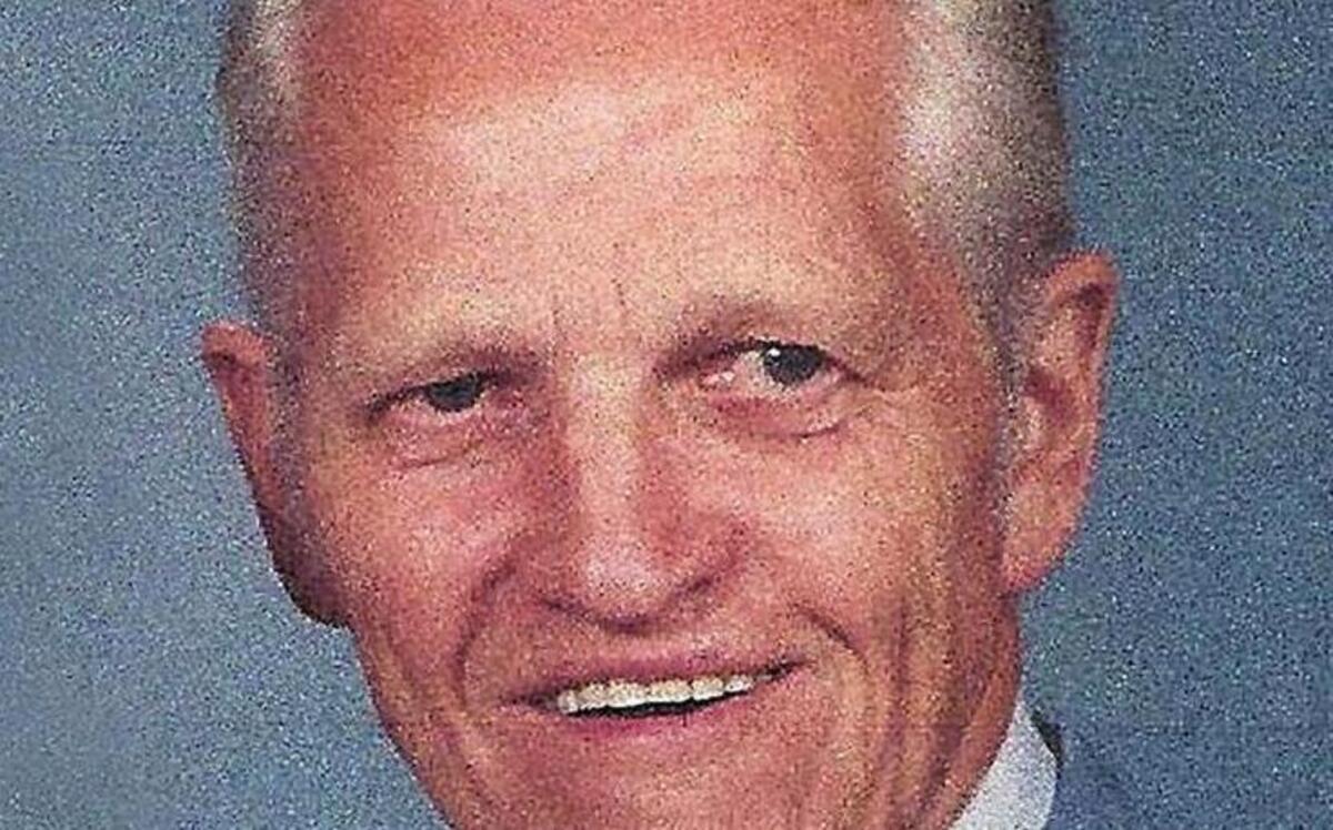 
Vernon F. Klueter, 87, of Glen Carbon died on Thursday, July 2, 2015 at Anderson Hospital in Maryville. 

