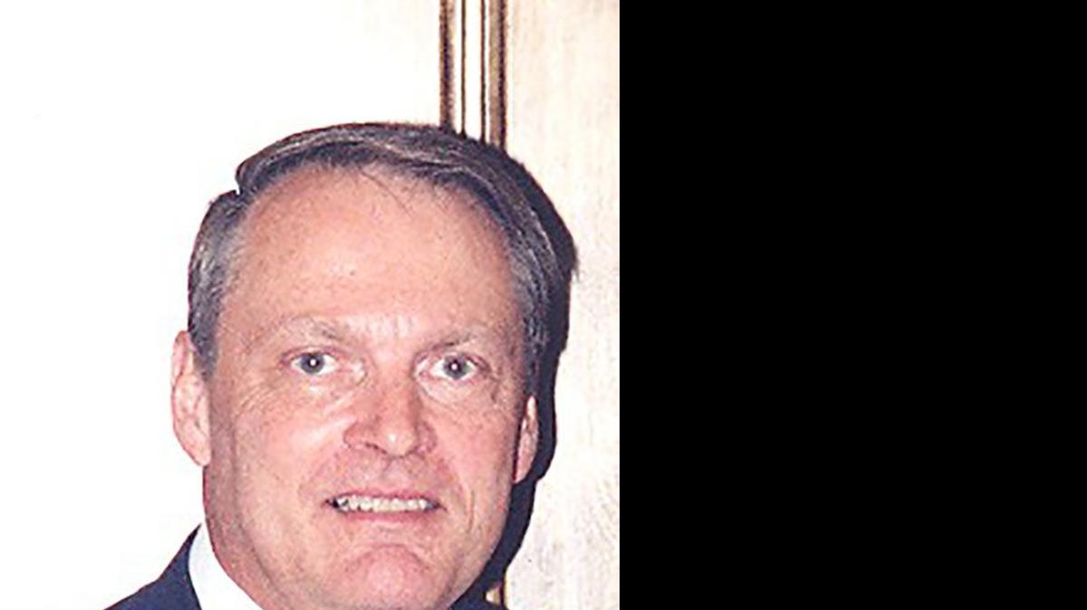 
Christopher Bryan Port, 66, of Alton died on Friday, May 22, 2015 at his home surrounded by his family. 
