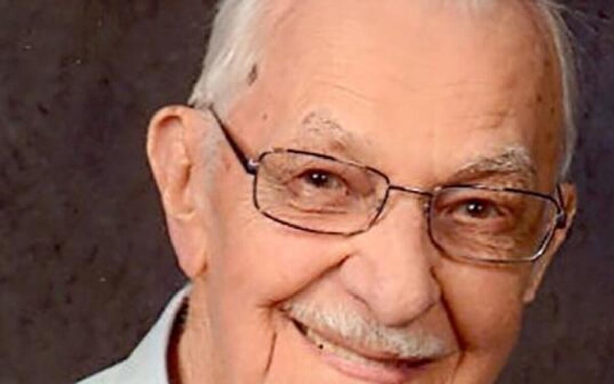 
Dean L. Lanphere, 95, of Highland died Monday, July 20, 2015 at Faith Care Center in Highland.


