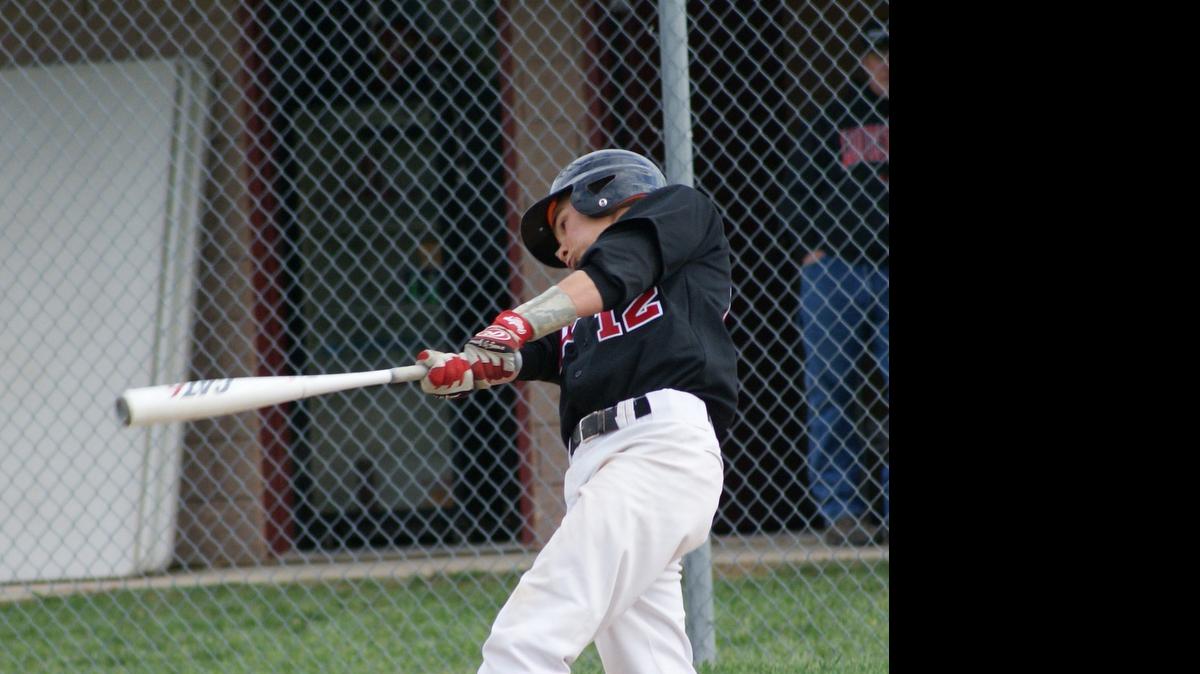 
Highland junior Griffin Welz drove in a pair of runs with a single in the Bulldogs’ four-run fourth inning of a 5-3 victory over visiting Salem last Thursday at Glik Park.

