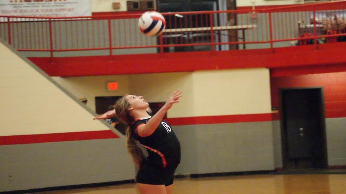 Highland senior right-side hitter Megan Sands served a match-high two aces and added two key blocks in the Lady Bulldogs’ season-opening 28-26, 25-20 victory over Belleville East Tuesday, Aug. 22 at HHS.