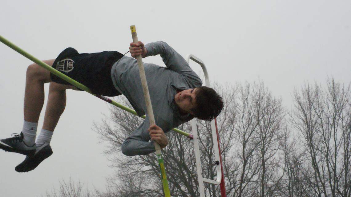 Bulldogs cap off busy week with fourth place at Greenville Invite