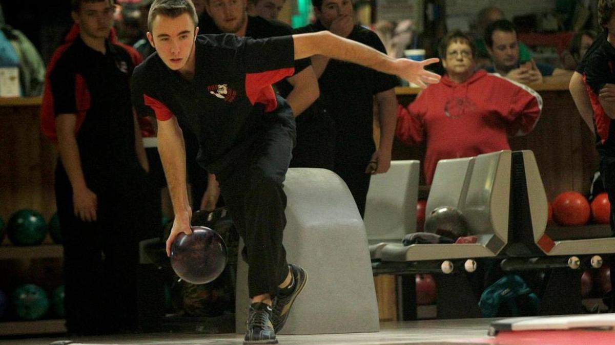 Highland sneior bowler Brandon Munie finished in sixth place with a six-game series of 1,334 (222.33 average) at the IHSA Mount Vernon Sectional on Saturday to qualify for this weekend’s IHSA Boys State Bowling Final Tournament to be held at St. Clair Bowl in O’Fallon.