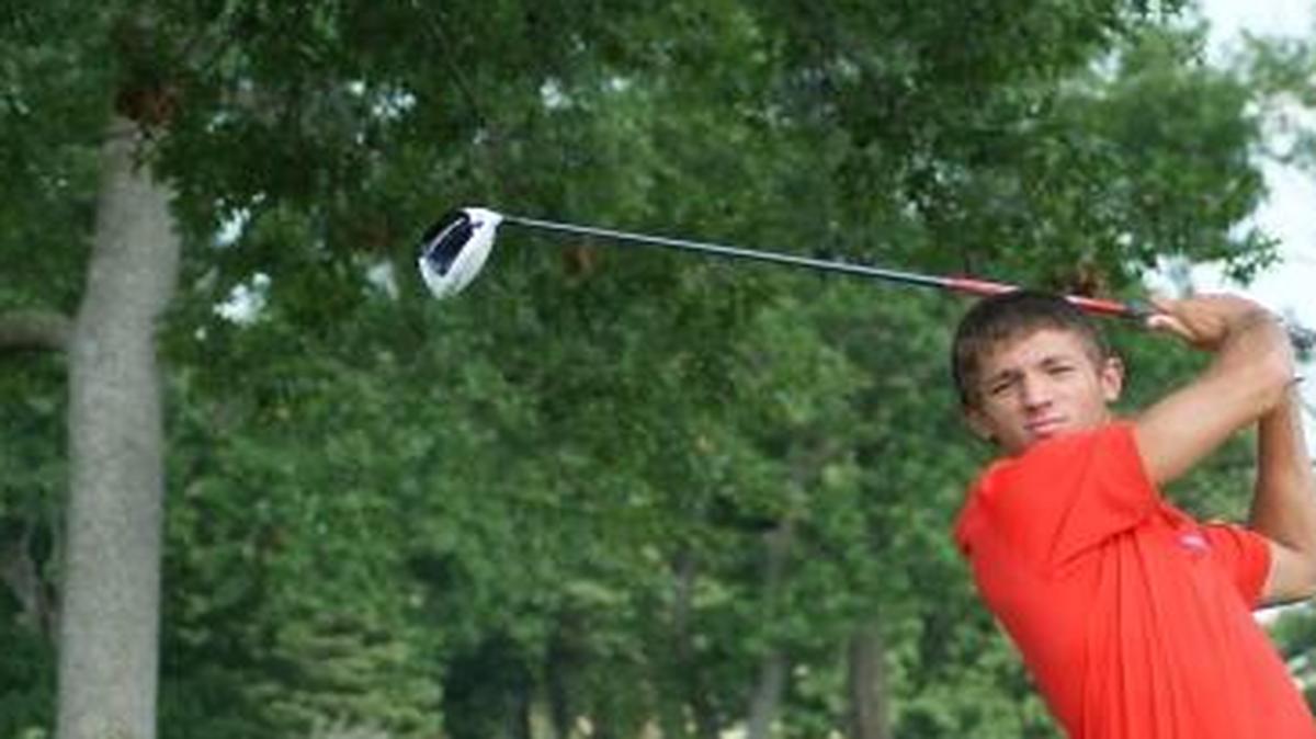 
Highland senior Brode Portell carded a 2-over-par 38 to win match medalist honors and lead the Bulldogs to a win over the Mater Dei Knights in a dual match Monday at Highland Country Club.
