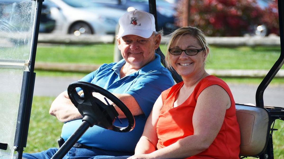 Pete Korte and Louise McMinn at the Camp Ondessonk’s annual golf benefit.