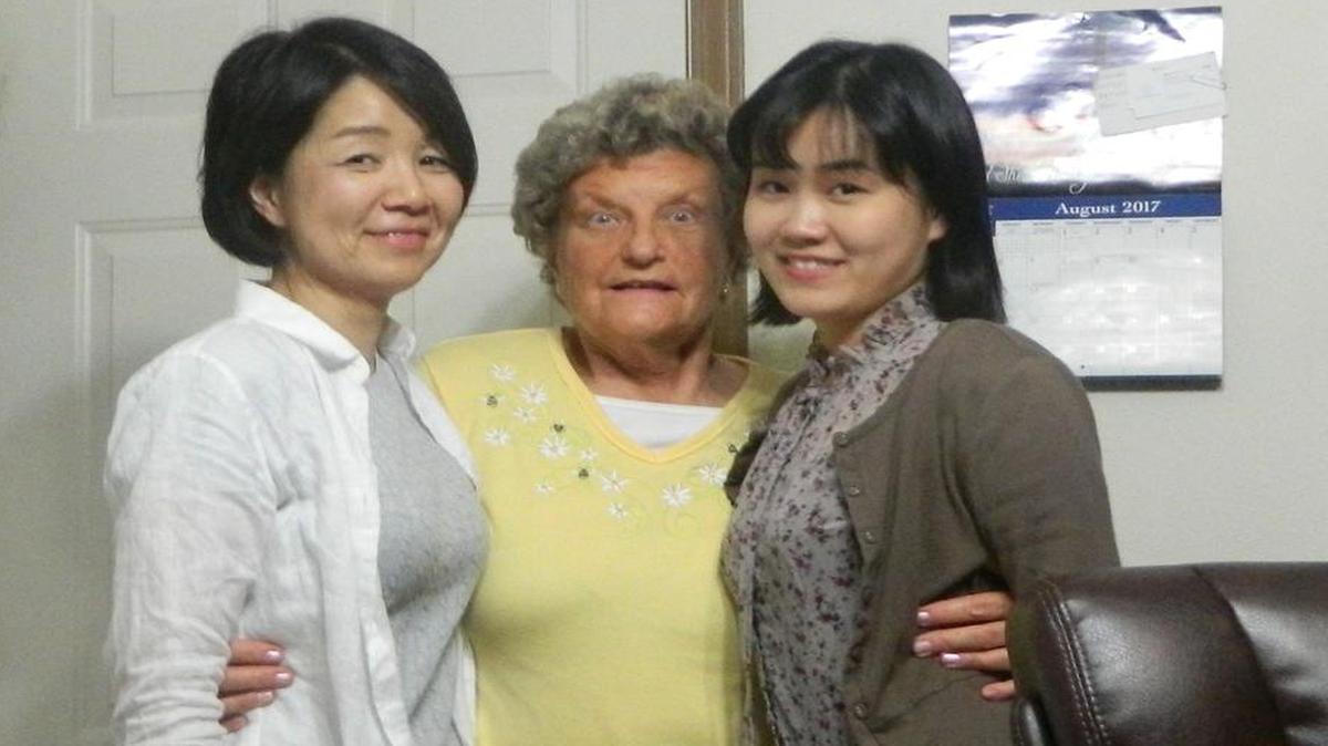Yuko and Shino Jokura are spending their vacation with Winnie Schoen of Alhambra and doing some marathon shopping. Yuko remarked on how much more affordable things are to buy here, compared to prices in Tokyo.