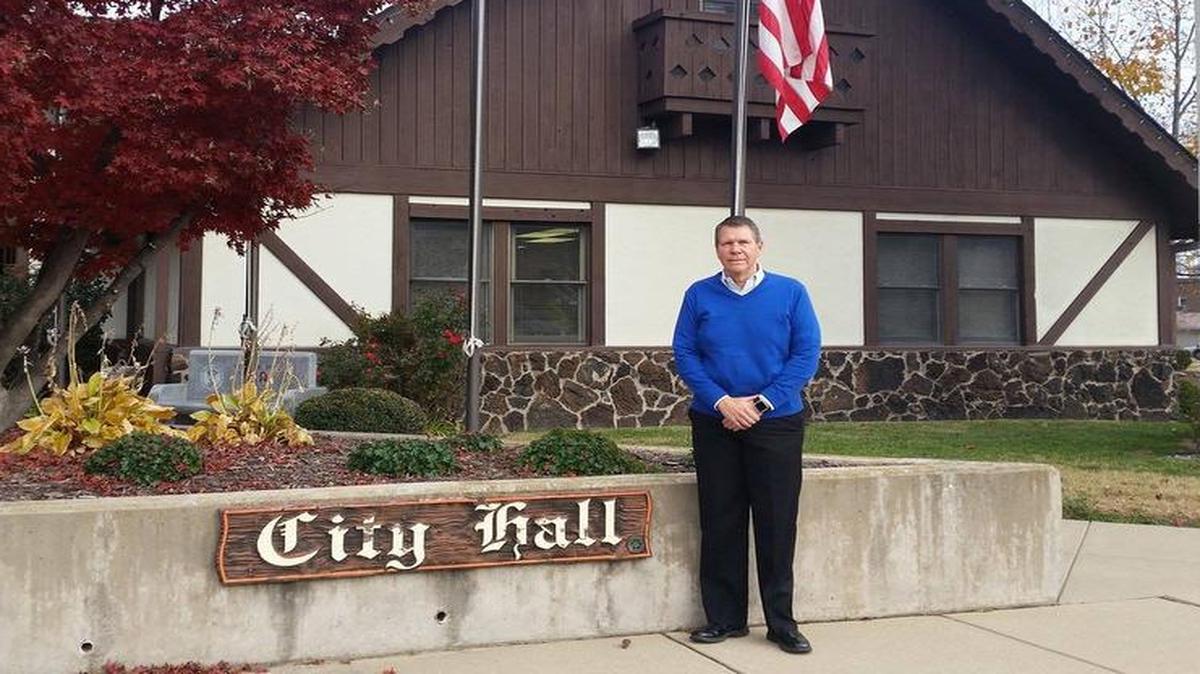 Highland City Manager Mark Latham has decided not to retire. Latham had turned in a letter of resignation in December, stating he was going to retire in May. However, he rescinded his letter of resignation last week, and the City Council approved a four-year contract extension for him.
