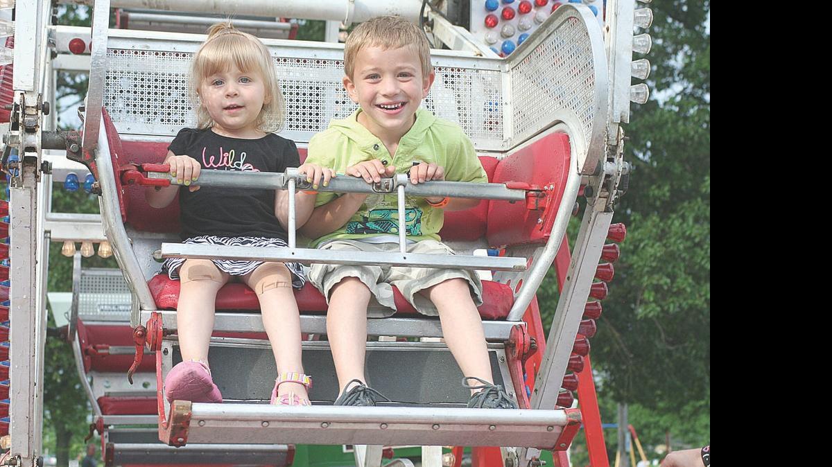 
Children enjoy the youth Ferris wheel at last year’s Alhambra Homecoming.
