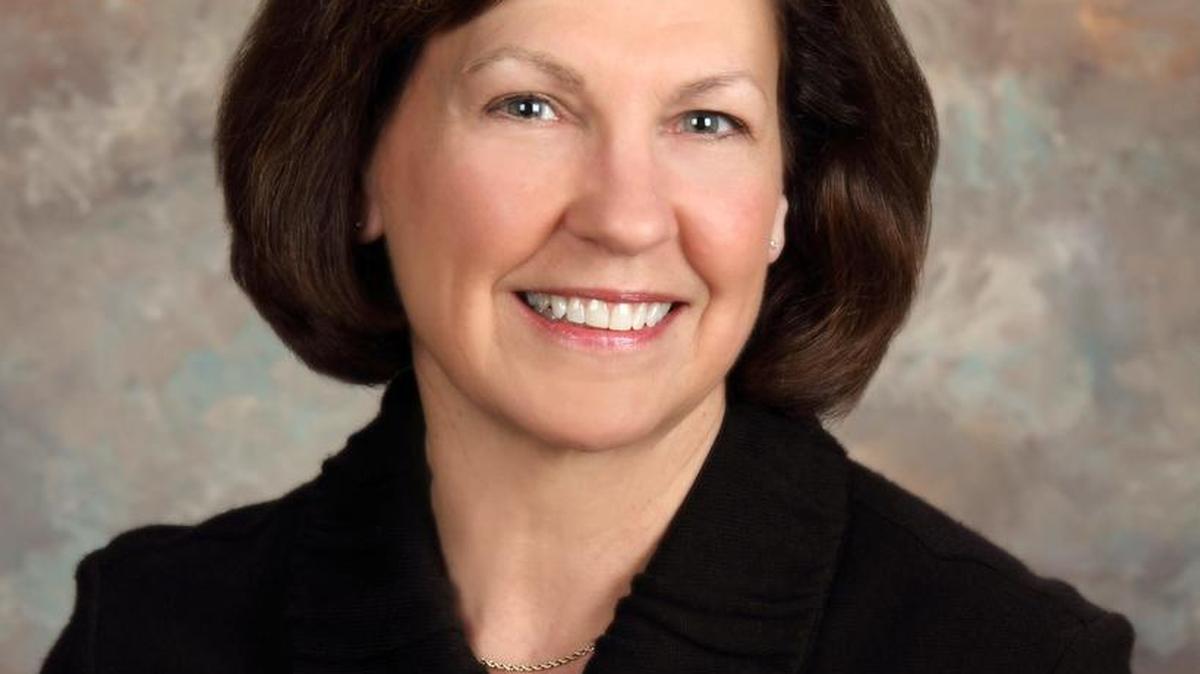 O’Fallon volunteer and local advocate Carol Beeman recognized as one of the 2016 Women of Achievement members.