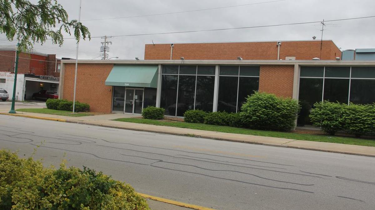 The O’Fallon City Council on Monday approved feasibility study to look at the renovation and restoration of the former FirstBank building on 200 South Lincoln Avenue. The city purchased the building about 10 years ago. The city might move some offices to the building in the future.