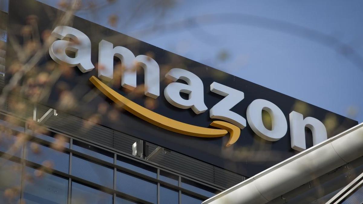 Amazon is looking to build a second headquarters for the company. St. Louis and Chicago are among cities seeking to land the headquarters.