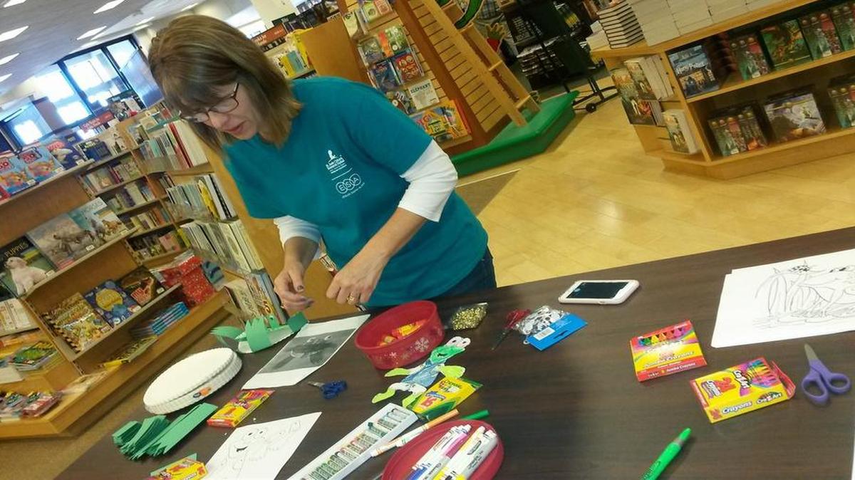 Xi Chi Chapter No. 5456 of Epsilon Sigma Alpha International on November 19 held a fundraiser and book fair at Barnes & Noble to benefit St Jude Children’s Research Hospital.