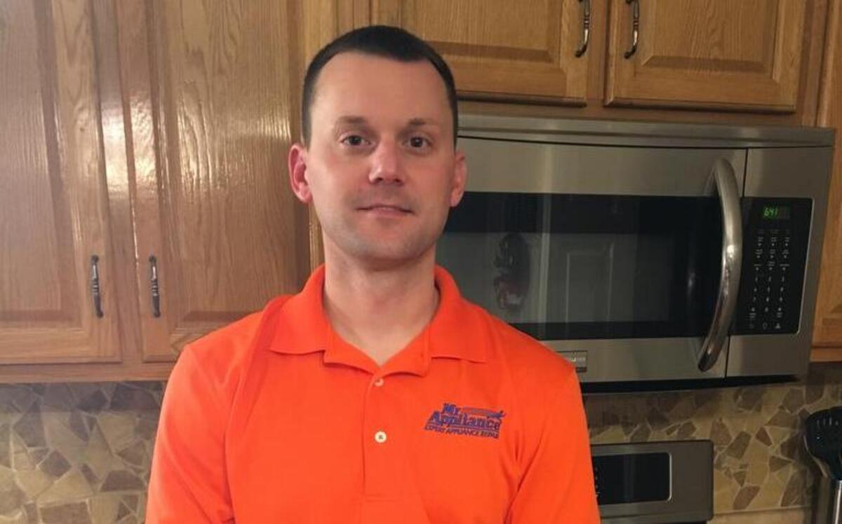 United States Air Force veteran Chad Grubofski of Shiloh is preparing to open Mr. Appliance of Mid-America.