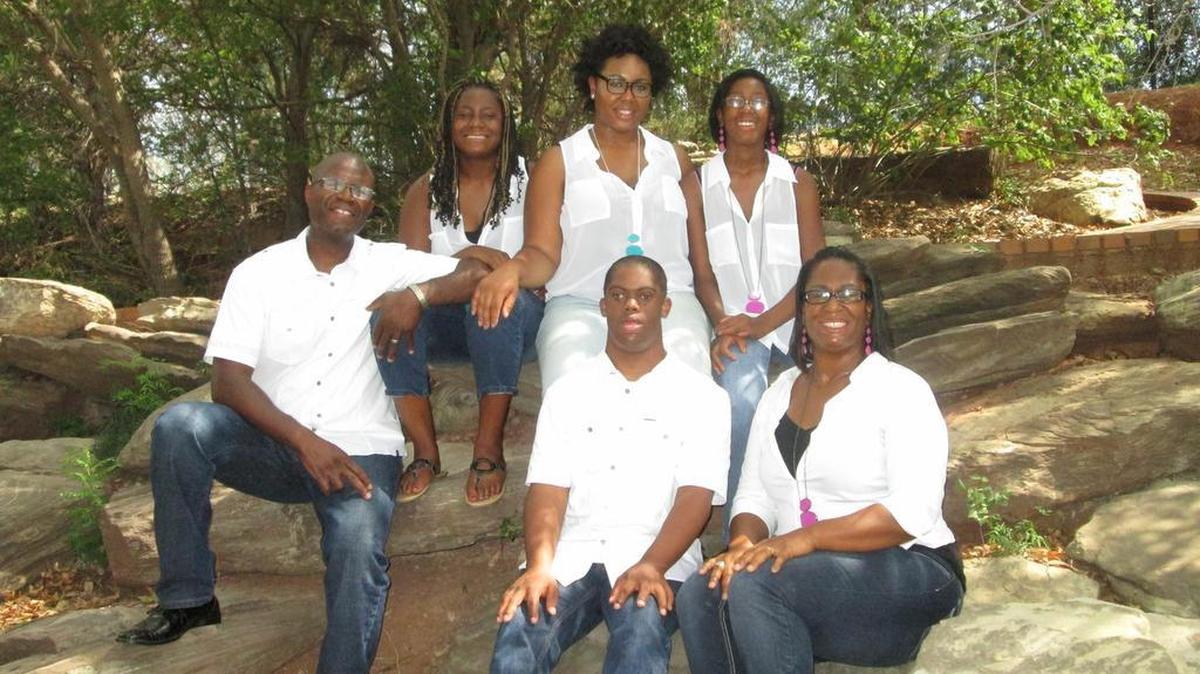 At 26 years old, Chief Master Sgt. Leon Calloway was working two jobs to support his growing family, including his wife Crystal and children Cree, Olivia, Courtney and Briana. That’s when he decided that the Air Force was his family’s best option.