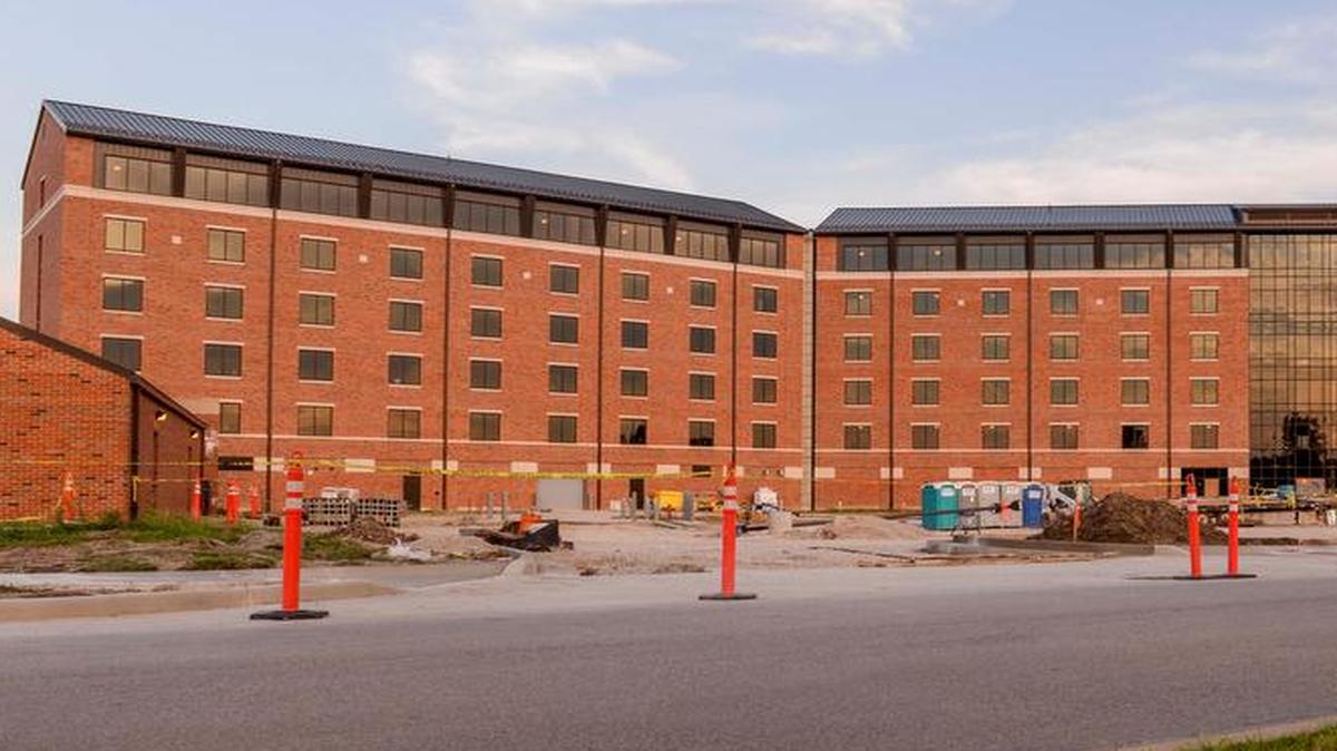 The new visitor’s quarters at Scott AFB will consist of 284 rooms—including 267 guest rooms and 17 business suites—elevators, an exercise room, two training rooms, a business center, a lobby seating area, a reception center, Rickenbacker’s kitchen and indoor and outdoor settings.